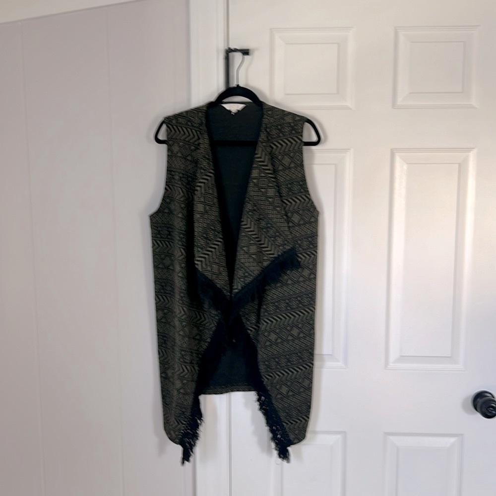 Nordstrom Sweater Vest with Fringe Black/Green Large